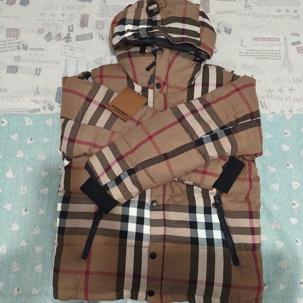 Burberry Checked Hooded Down Jacket With Detachable Sleeves